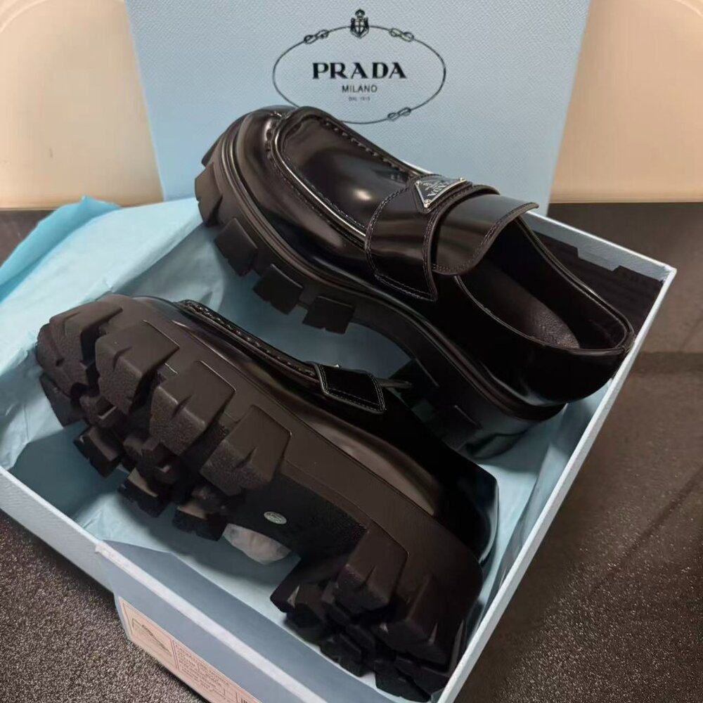 👞 Prada Black Women's Loafers 👞